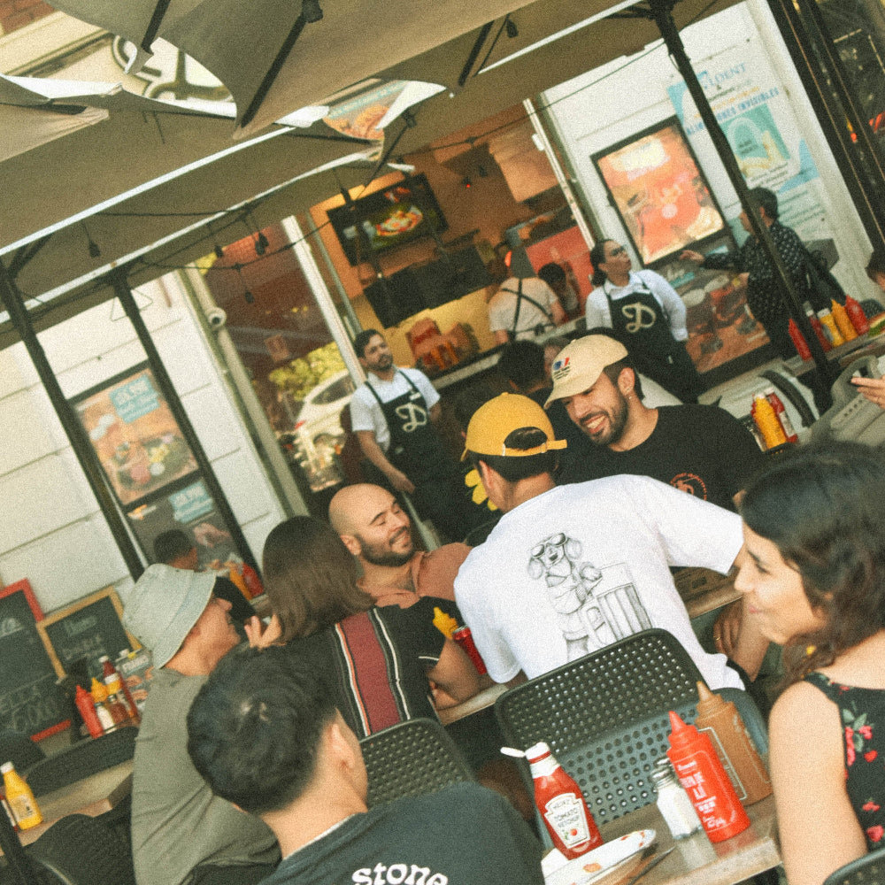 Polera Negra Salchichachela