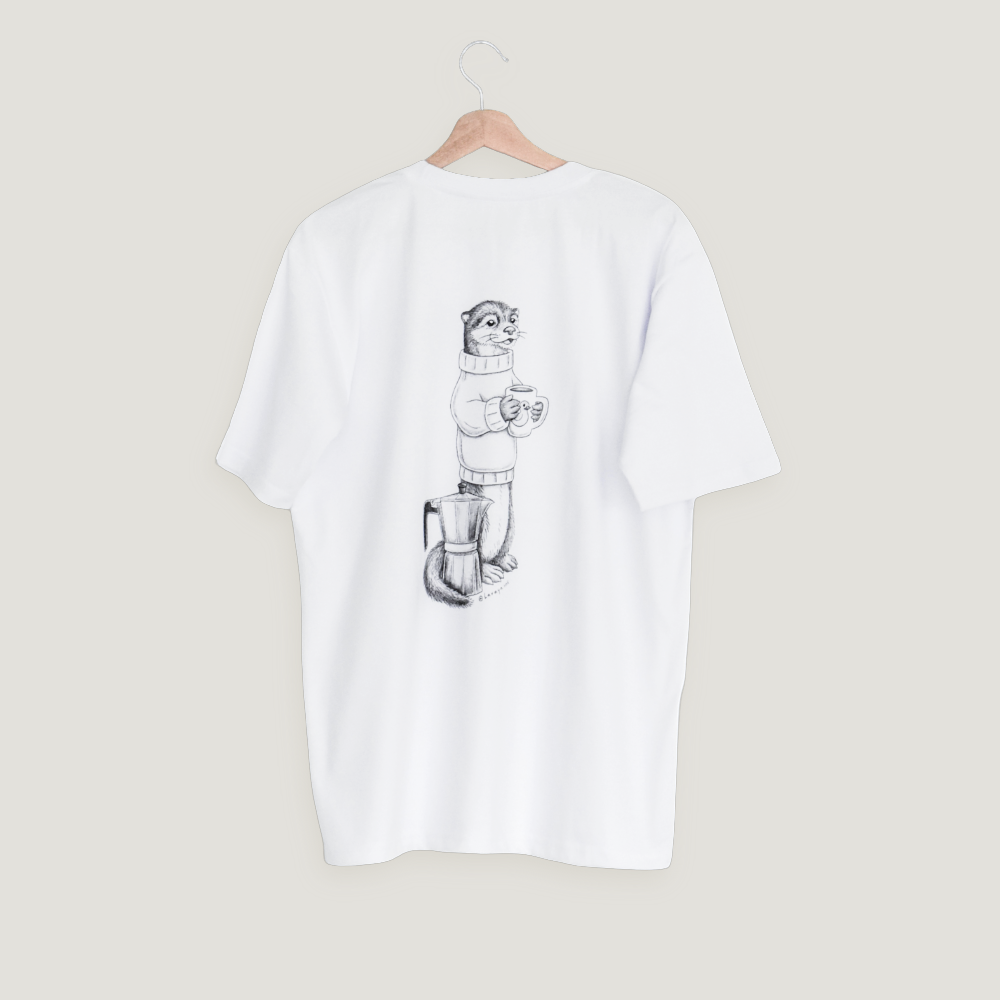 polera blanca ilustrada con chungungo 